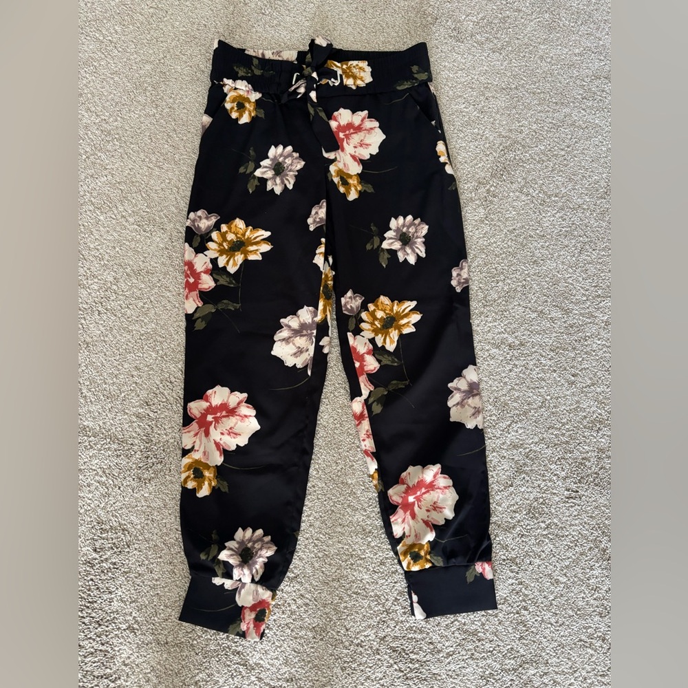 Dynamite Black Floral Joggers